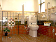車椅子可能介護トイレ